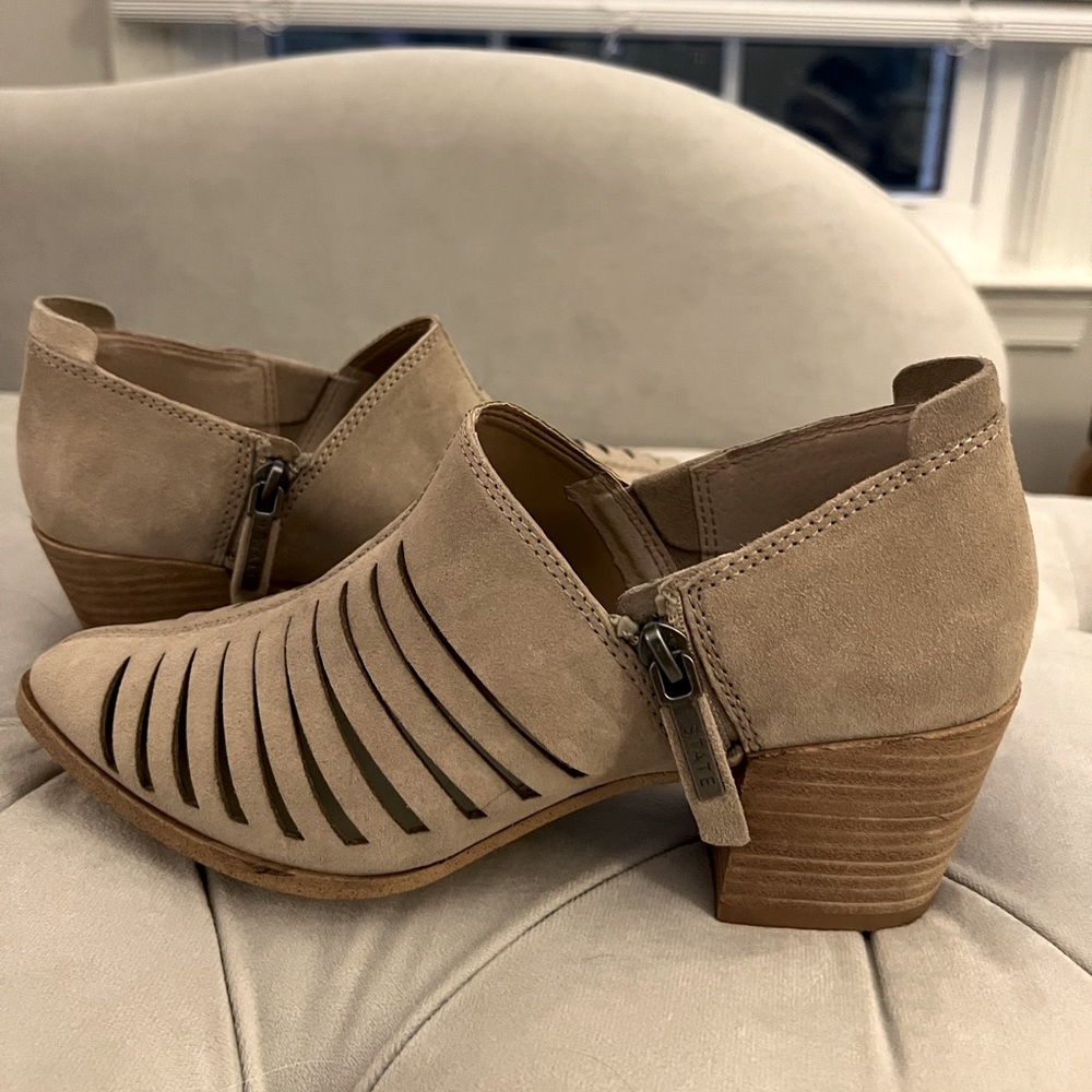 1. State Arnet Booties